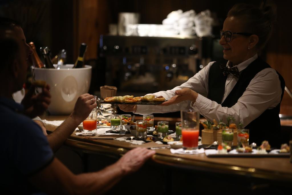 Alpen Suite Hotel Madonna エクステリア 写真