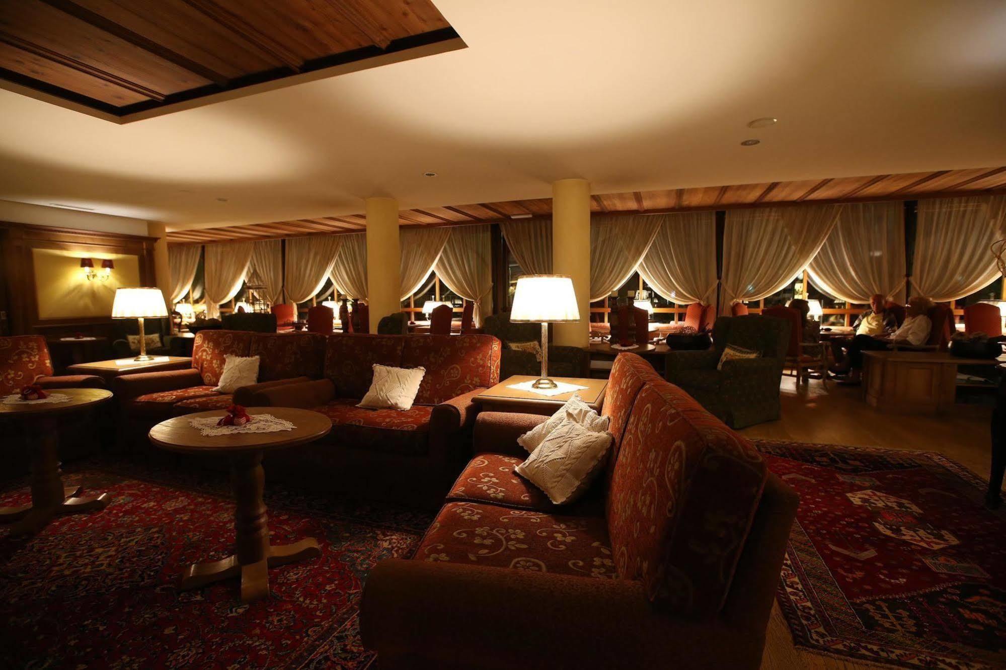 Alpen Suite Hotel Madonna エクステリア 写真