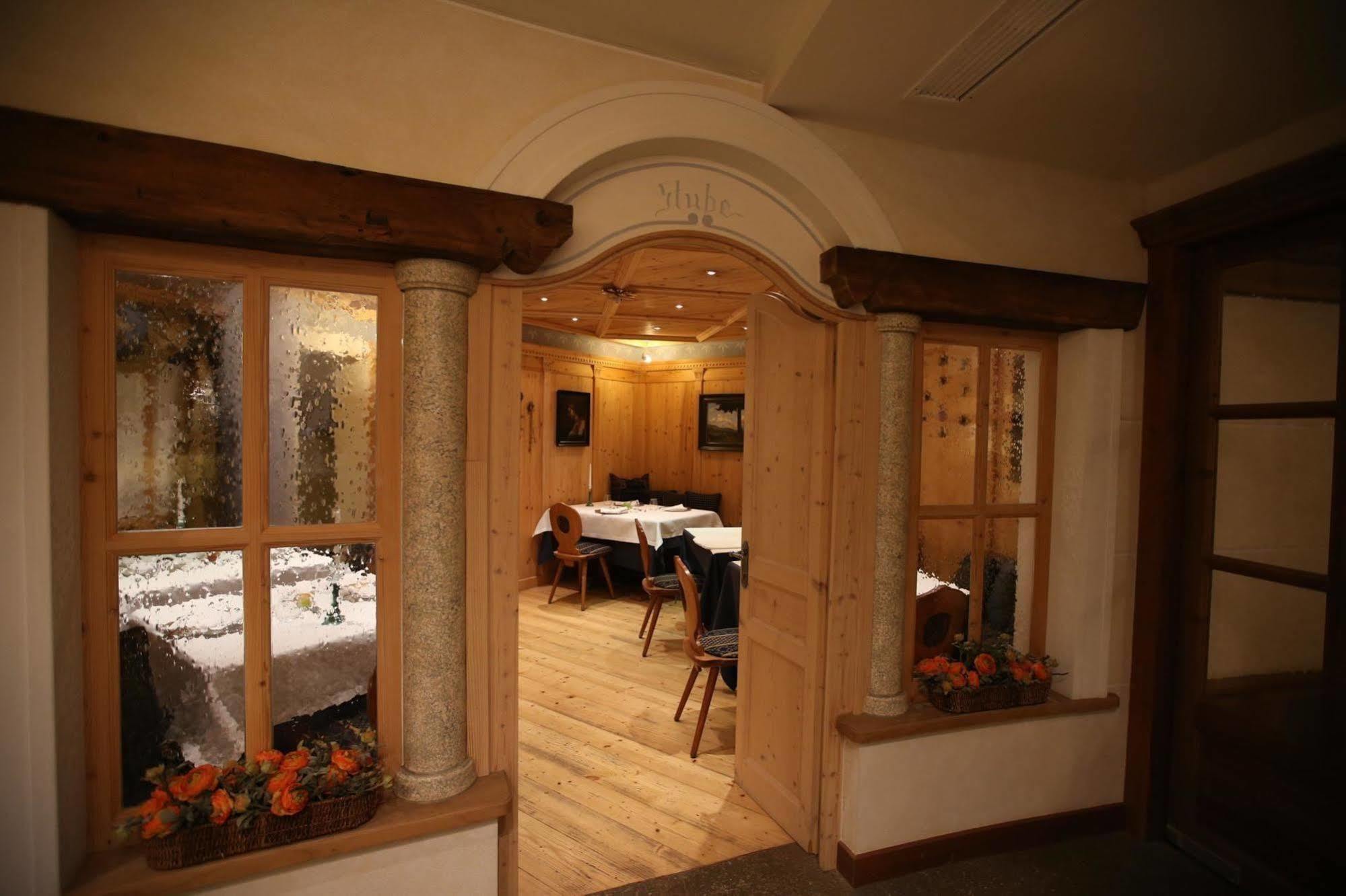 Alpen Suite Hotel Madonna エクステリア 写真