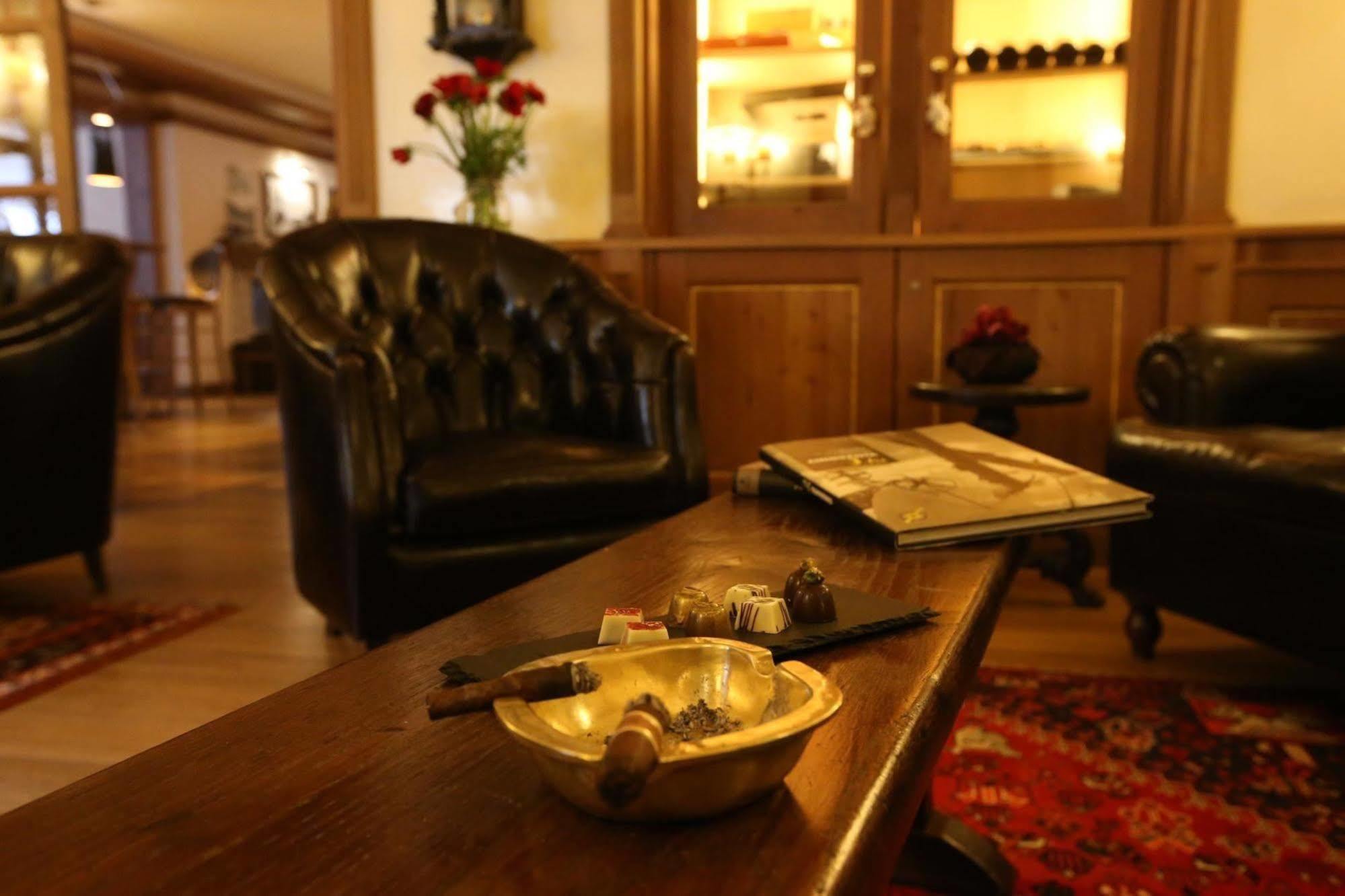 Alpen Suite Hotel Madonna エクステリア 写真