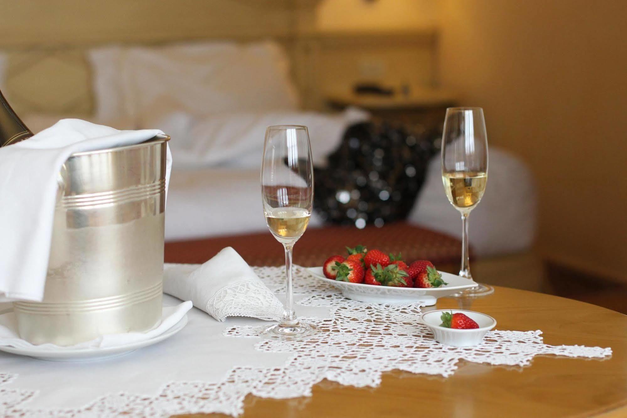 Alpen Suite Hotel Madonna エクステリア 写真
